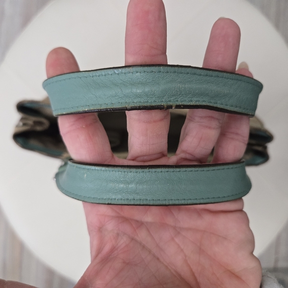 Coach Signature Purse - Picture 9 of 12